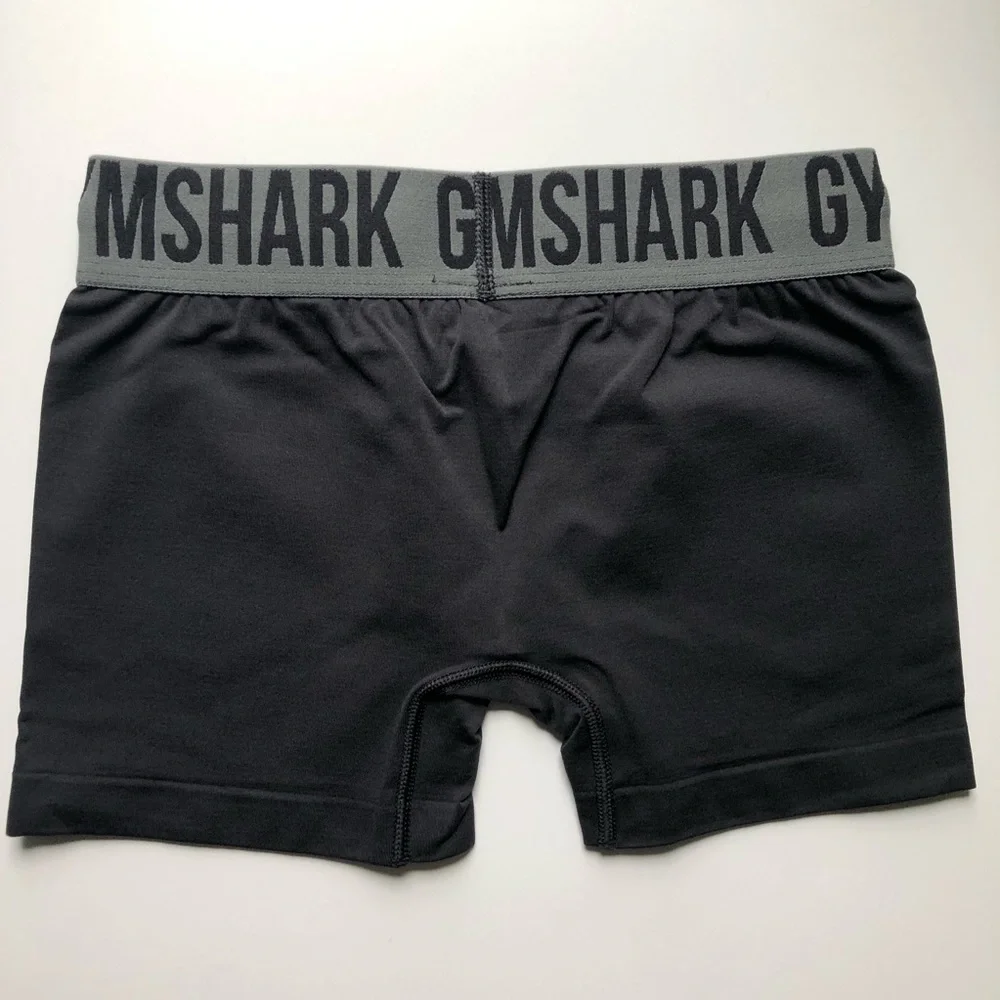Gymshark S/S Fit Seamless Shorts & Seamless Strappy Sports Bra Set - Picture 3 of 7